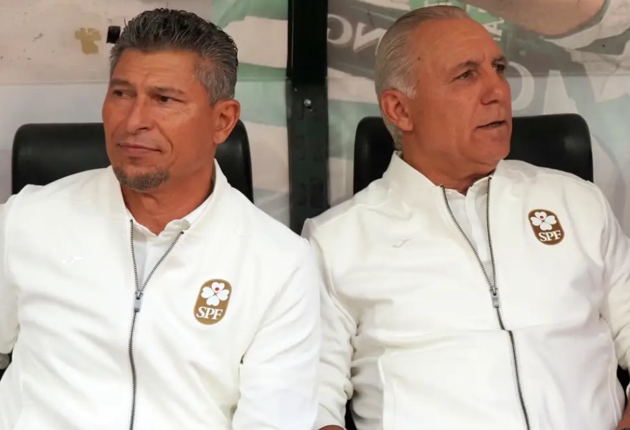 Легендите Христо Стоичков и Красимир Балъков ще изведат звездните отбори