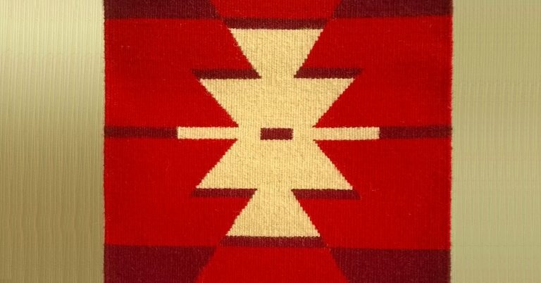 Първа изложба на автентични български килими в Париж след повече