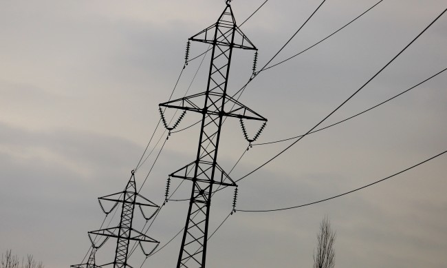 Седна година се отлага либерализацията на пазара на ток за