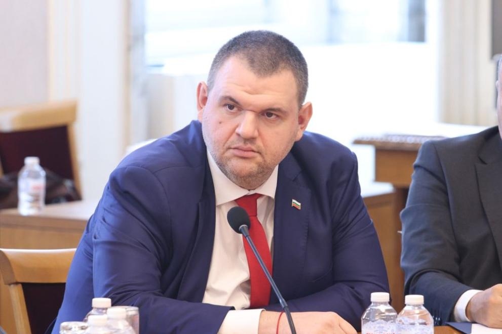 Лидерът на ДПС Делян Пеевски атакува остро президента Румен Радев