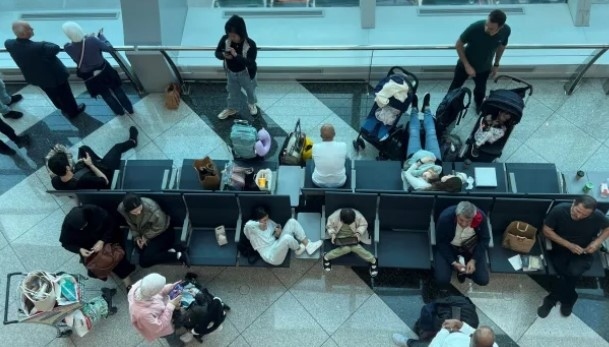 120 българи са блокирани на летището в Дубай