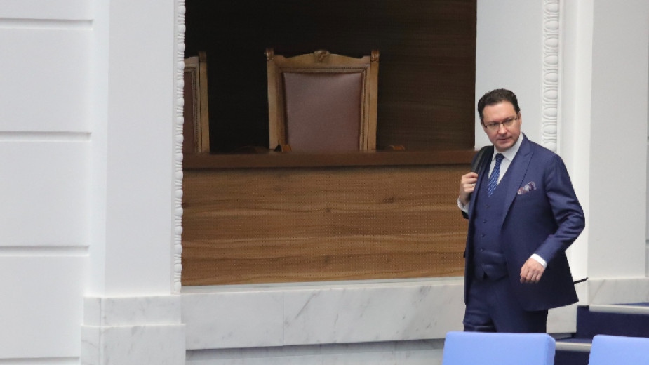 Не бива да се превръщам в ябълката на раздора в