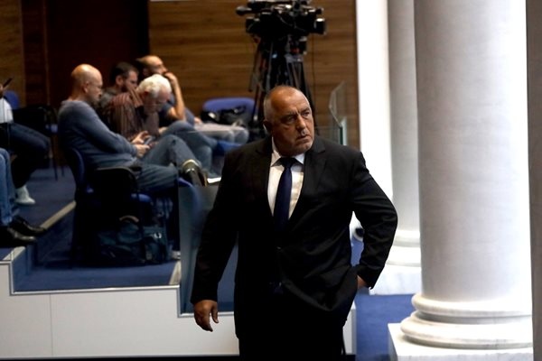 Лидерът на ГЕРБ разказа истинската история за онази строшена маса