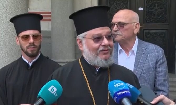 Светият синод реши че тази година няма да се пътува