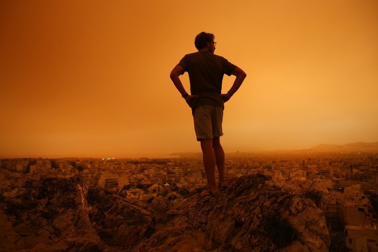 Снимка: Прах от Сахара покри и Румъния
