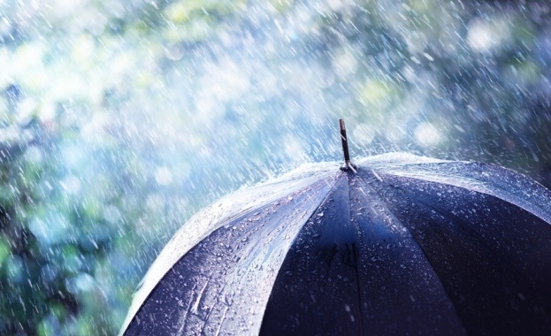 През следващото денонощие през страната ще премине студен атмосферен фронт