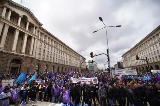Снимка: Енергетици и миньори протестират в центъра на София
