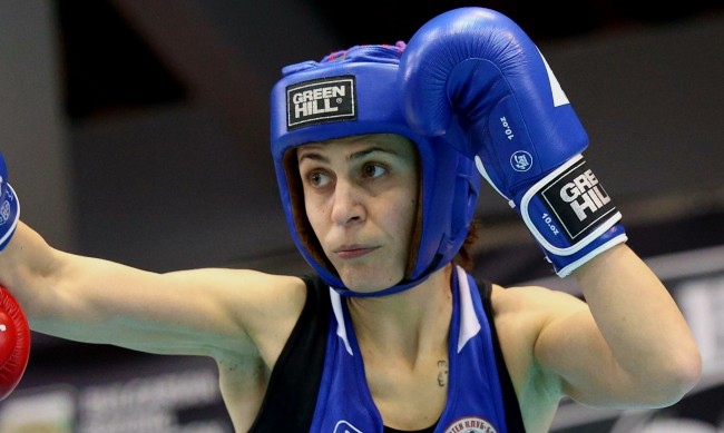 Светлана Каменова е европейска шампионка по бокс, след като три