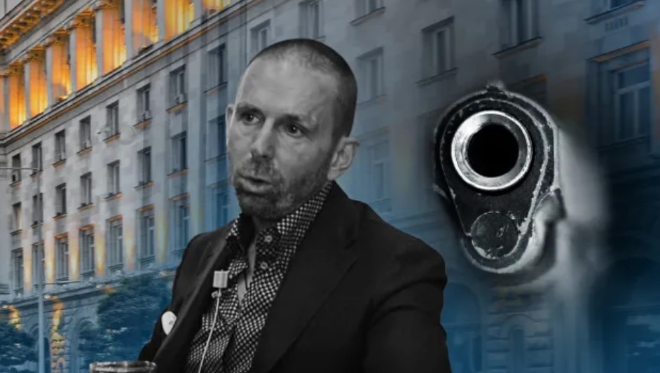 Мартин Божанов Нотариуса е регистриран през 2005 г като информатор и