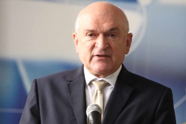 Министър председателят и министър на външните работи Димитър Главчев заминава