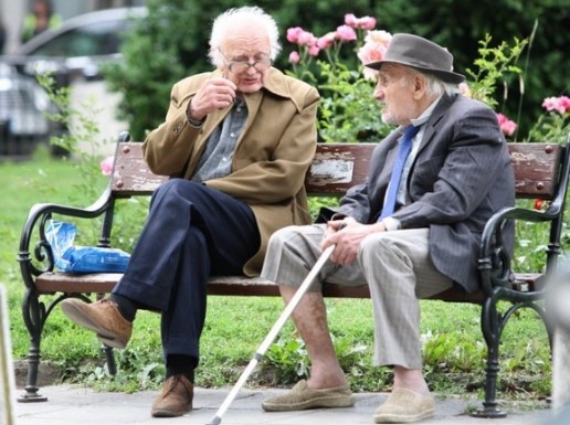 Минималната пенсия ще доближи 700 лв през 2027 г показва