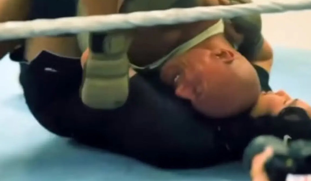 Дуейн Джонсън Скалата направи своята първа ММА тренировка в подготовката