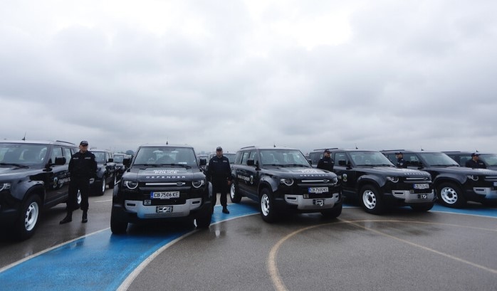 40 високопроходими джипа влизат в автопарка на Гранична полиция от