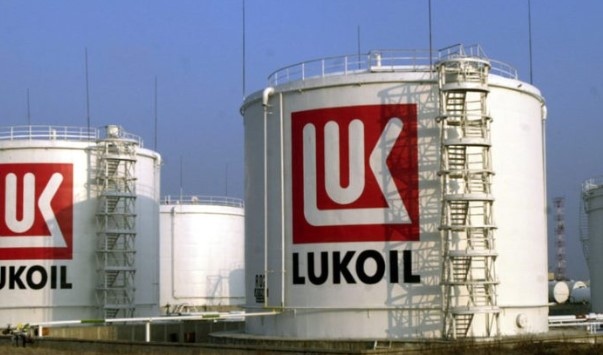 Шест институции влязоха в данъчните складове на Лукойл Нефтохим Бургас