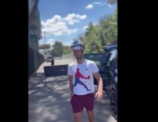 Лидерът в световната ранглиста по тенис Новак Джокович отново показа