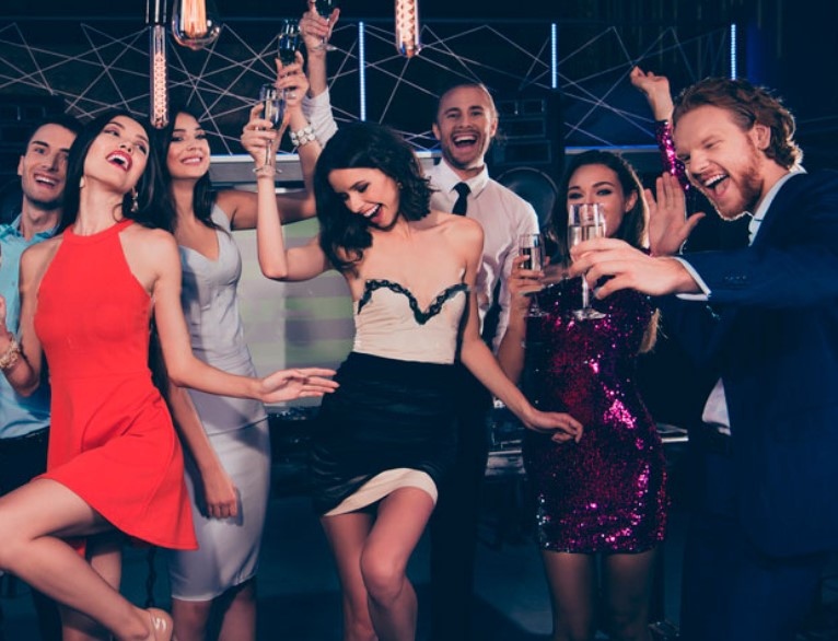 Актьорите Димитър Рачков и Ненчо Балабанов изпращат абитуриенти тази година