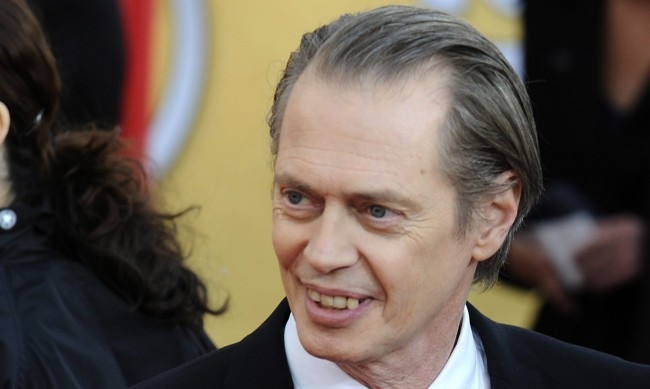 Американският актьор Стив Бушеми е бил приет в болница в