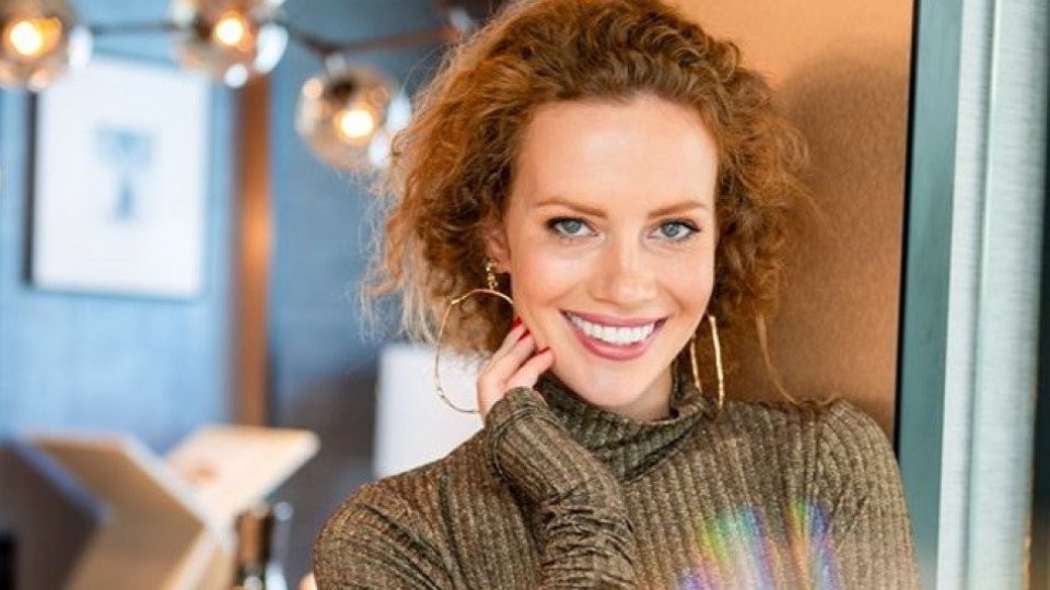 Тя е толкова секси че може да си позволи всичко