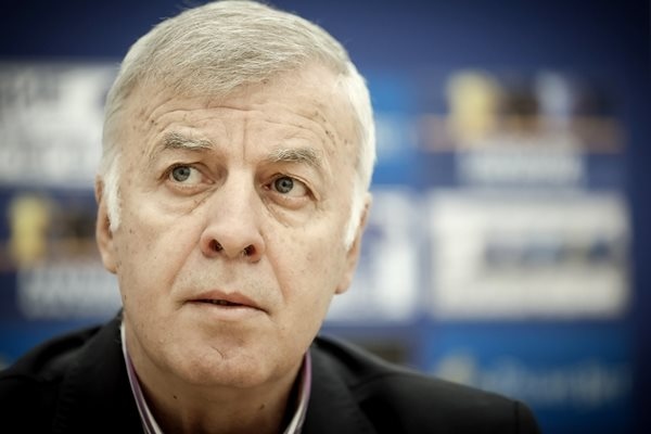 Мажоритарният собственик на Левски Наско Сираков направи следното обръщение по