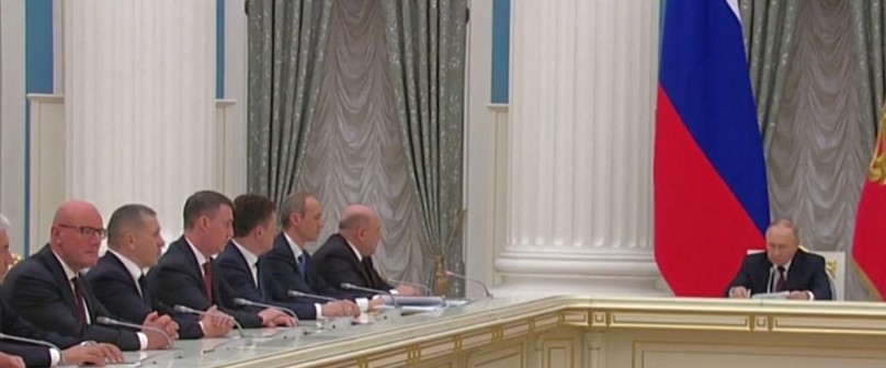 Руският президент Владимир Путин подписа указите за назначаването на министрите