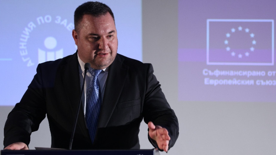 Неактивните хора на пазара на труда в България са над