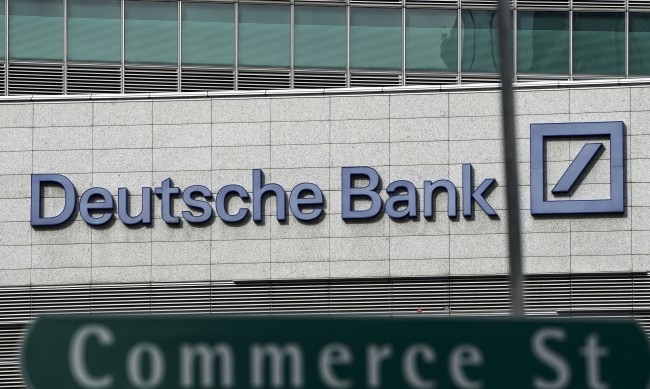 Руски съд разпореди да бъдат запорирани сметки имущество и акции