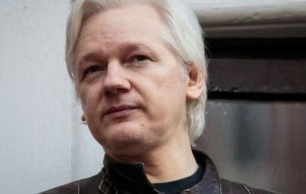 Британският съд решава дали Джулиан Асанж да бъде екстрадиран в