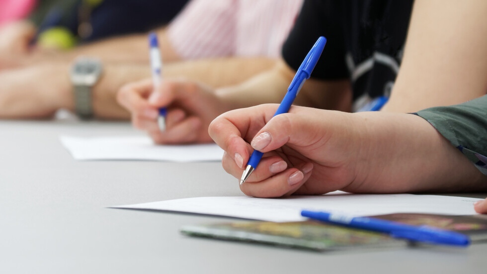 Министерството на образованието и науката разпространи верните отговори на втората