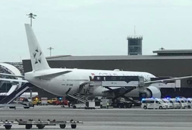 Един пътник е убит а много други са ранени при полет