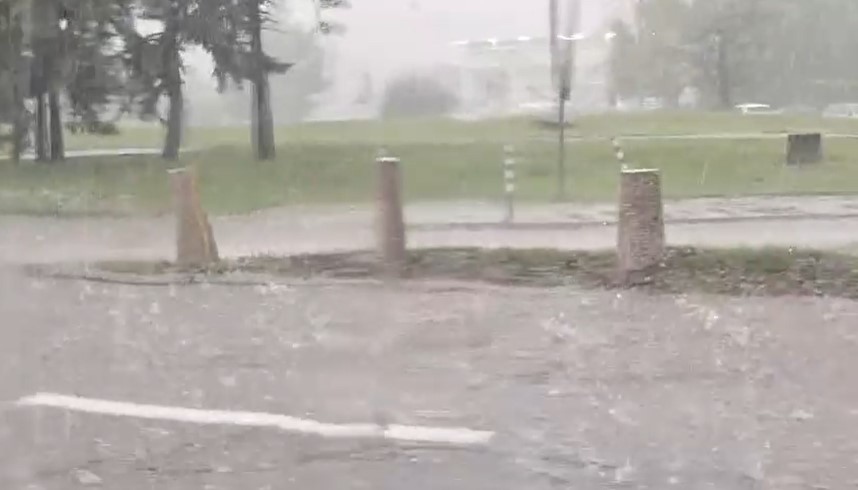 Градушка удари София и Троян Кадри от Моята новина показват