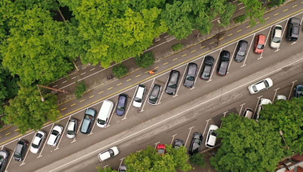 Бизнесът излиза на голям протест срещу реорганизацията на движението в