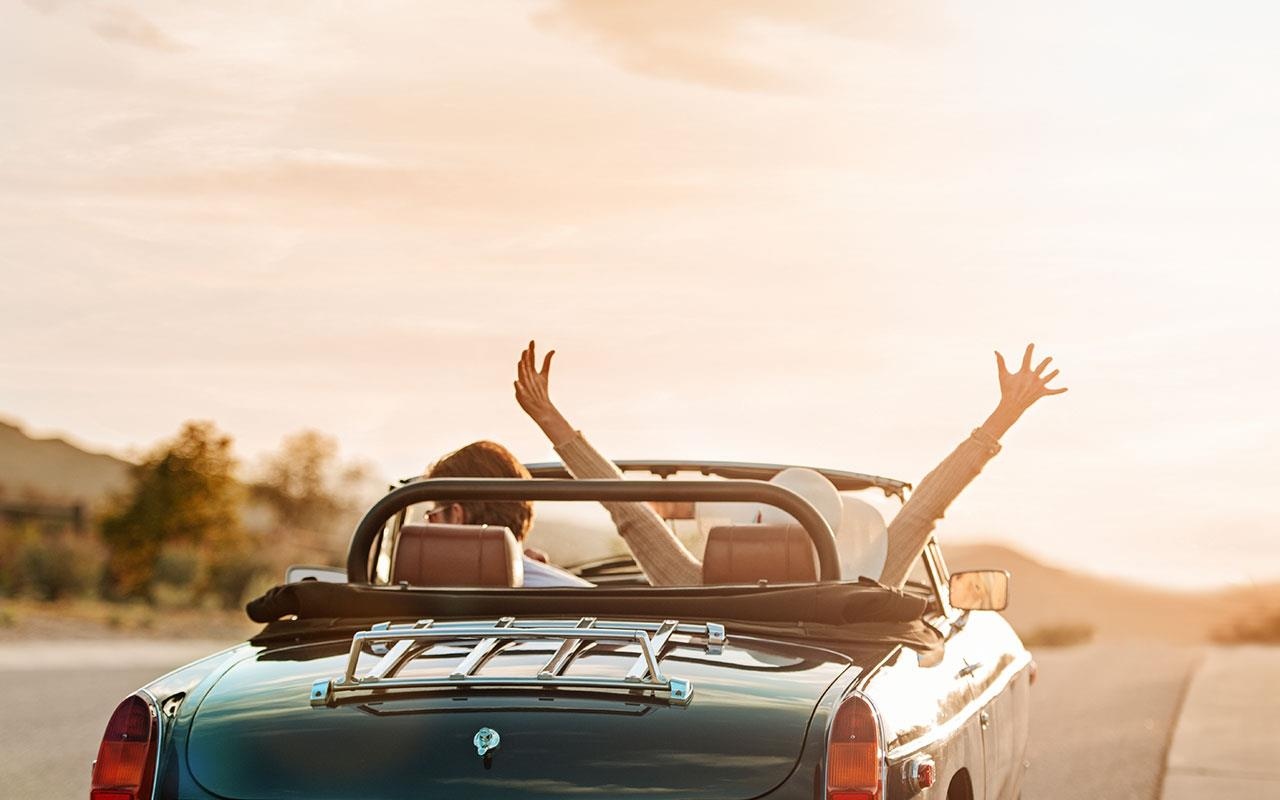 Съобщението беше надраскано върху импровизиран дървен плакат с черен маркер