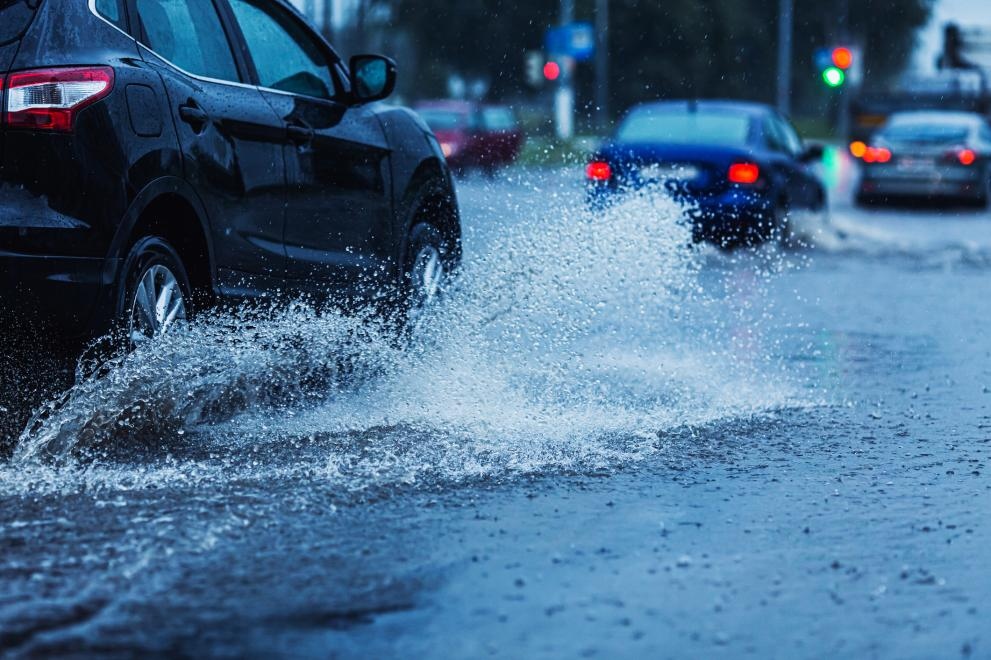 Броят на загиналите при наводненията в голяма част от Южна