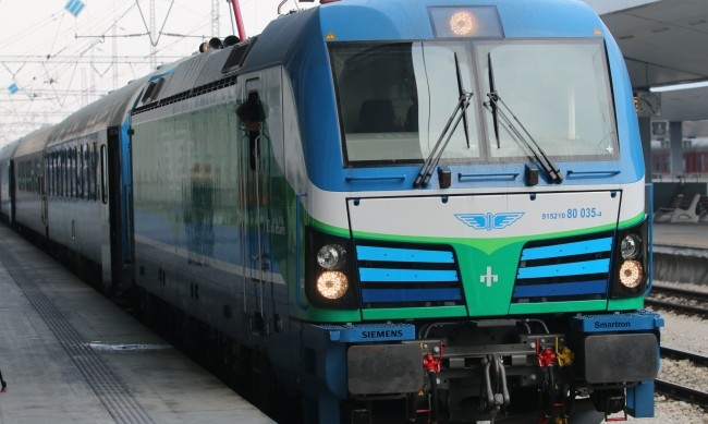 35511 млади европейци включително от България ще получат карти за