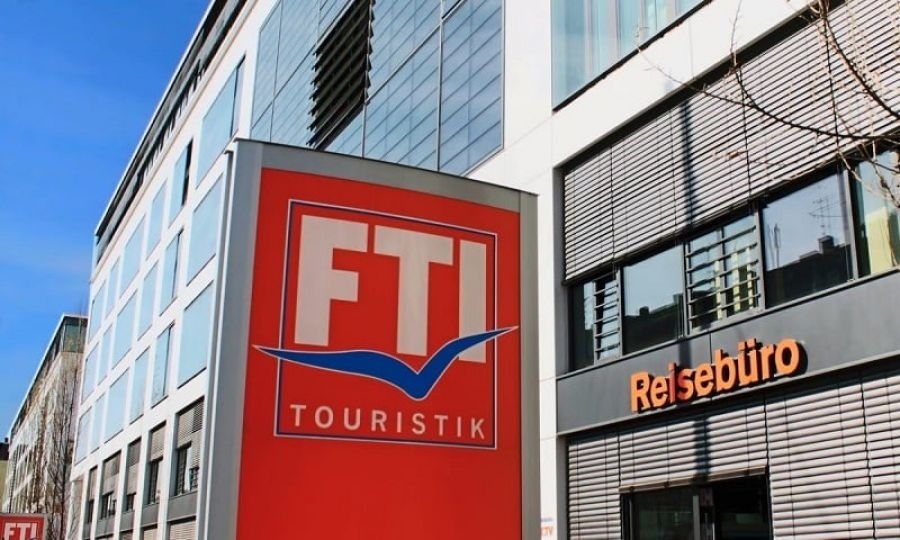 Фалитът на третия по големина туроператор в Европа – германският