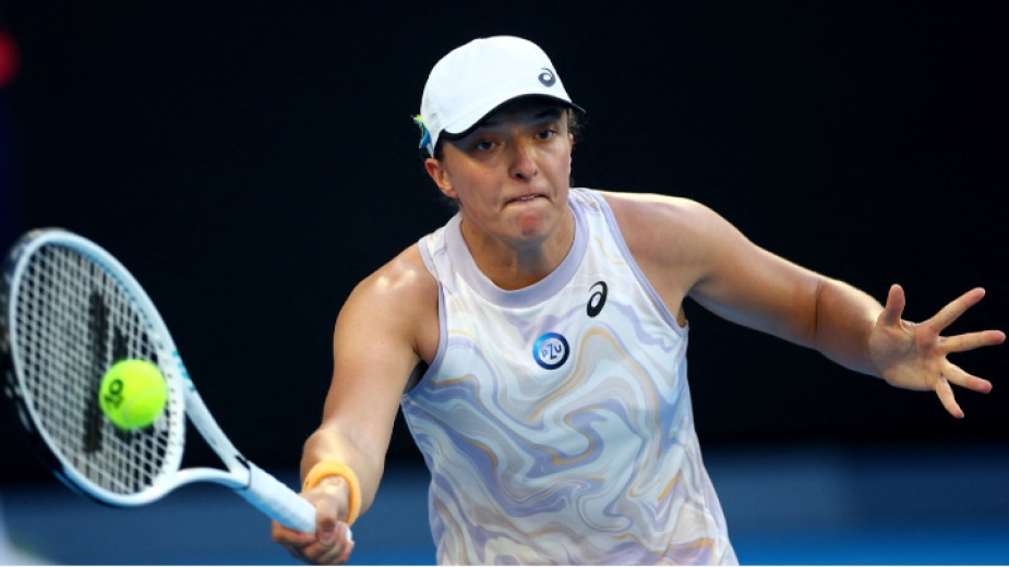 Полякинята Ига Швьонтек и италианката Жасмин Паолиини се класираха за