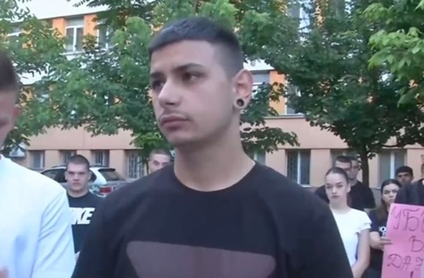 Полицаите които стреляха по кола с младежи в Плевен и