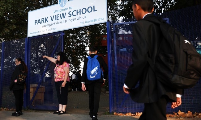  
Група лондонски училища обявиха че в тях вече няма да