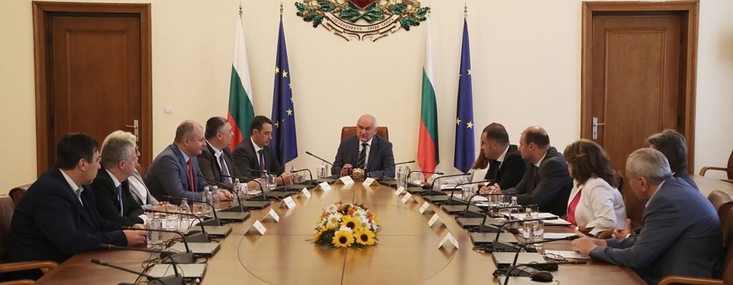 Всички дейности по подготовката на изборите са извършени при пълна