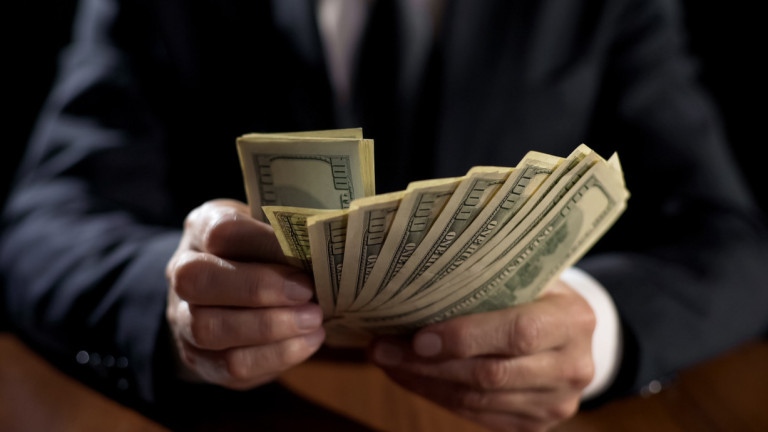 Служител на компанията Aеростар MСК в руския град в Железногорск