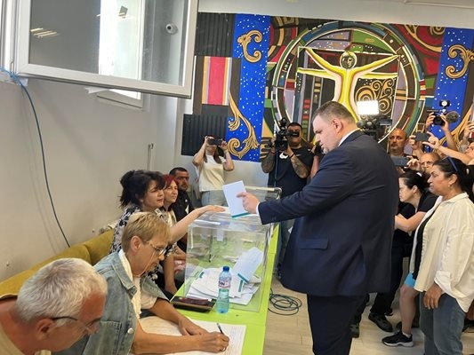 Хората заслужават ново начало Време е да направим стабилно правителство