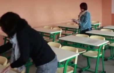 Над 54 000 десетокласници се явяват днес на национално външно