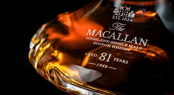 Една от 288 бутилки от най старото уиски The Reach на