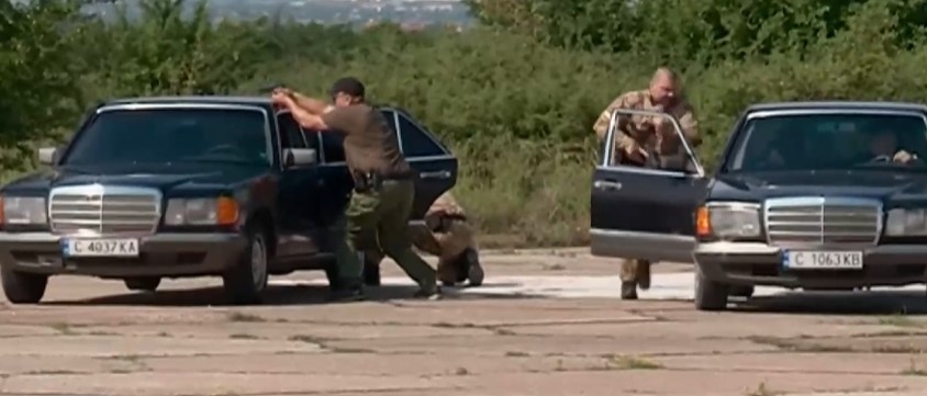 Двама служители на НСО са пострадали при тренировъчна стрелба на полигон Столник