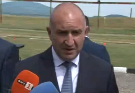 В понеделник ще обявя кога ще свикам Народното събрание  Очаквам от изявления