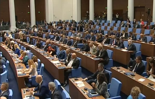 След два опита депутатите не успяха да изберат председател на