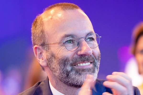 Евродепутатът Манфред Вебер беше преизбран за четвърти път за председател