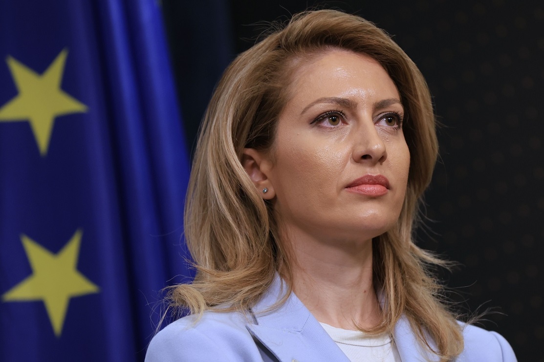 Рая Назарян е председател на 50 ия парламент Тя получи подкрепата