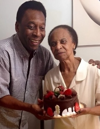 Селесте Арантес майката на бразилската футболна легенда Пеле почина на