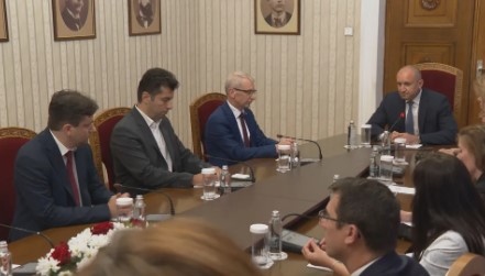 Веднага след изборите заявихте твърда позиция че ще останете в